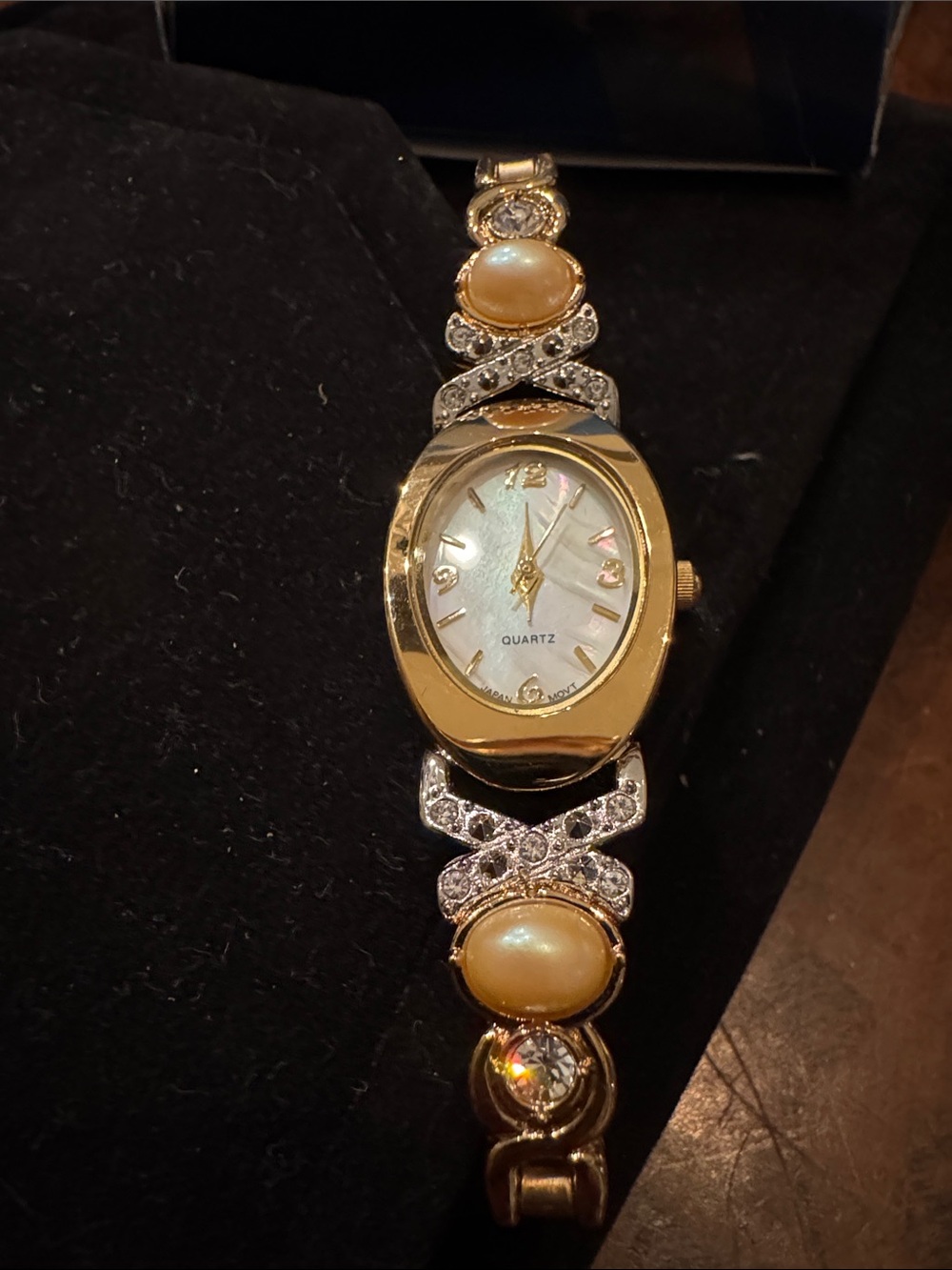 NIBV Vintage Avon Pearl Accent mother of pearl face Quartz watch